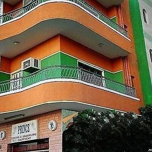 4 Seasons Hotel